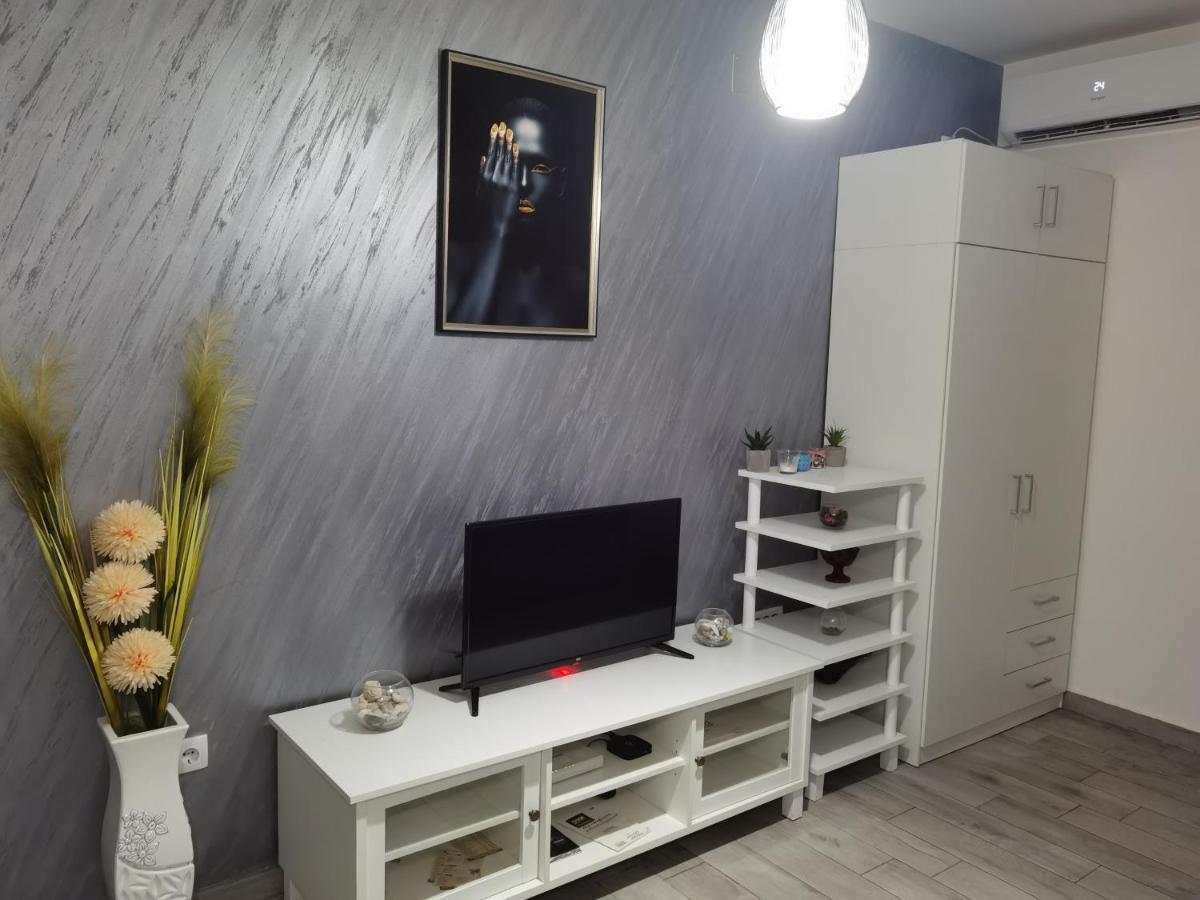 Ferienwohnung Danica Sremska Mitrovica Exterior foto
