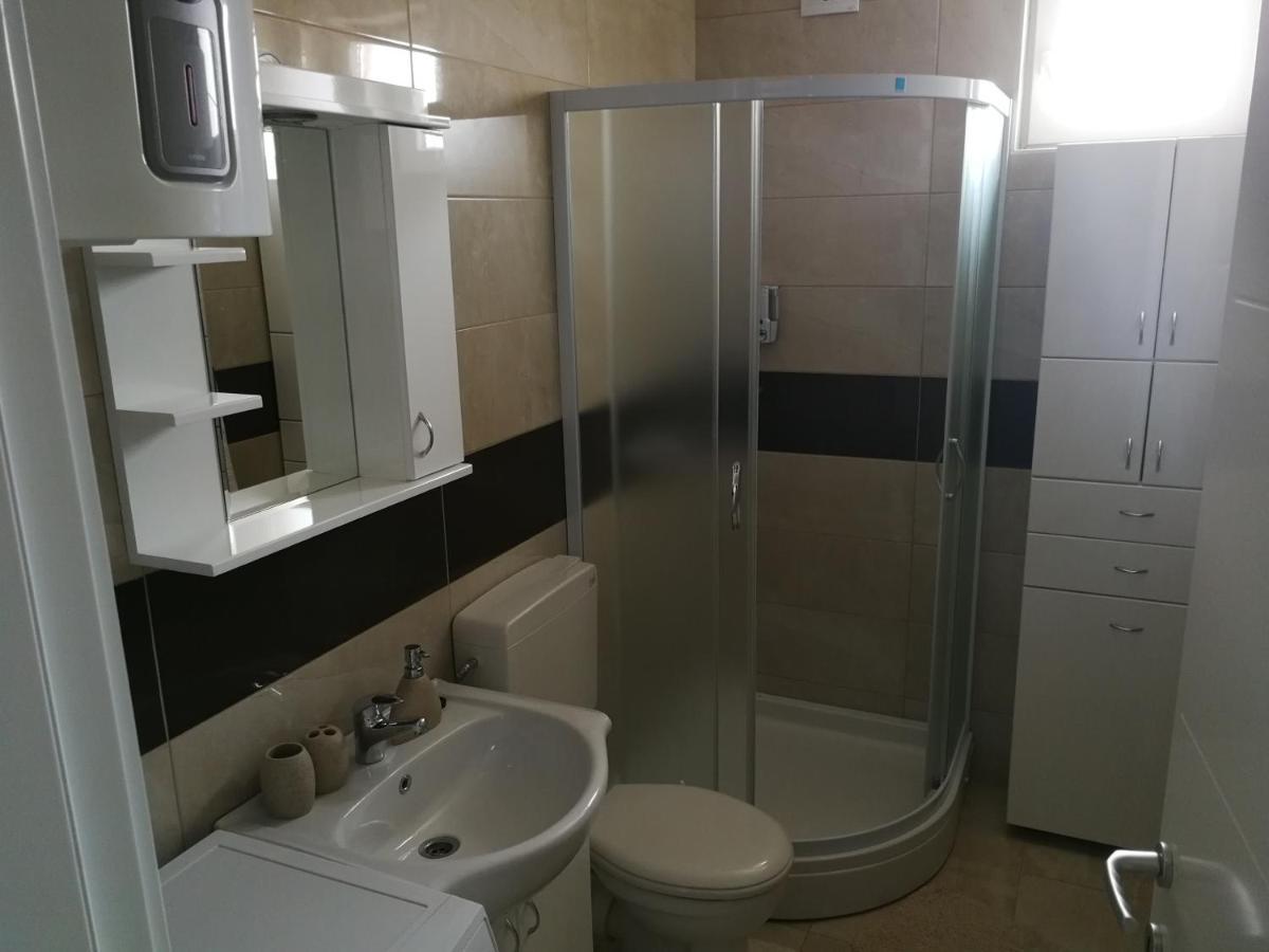 Ferienwohnung Danica Sremska Mitrovica Exterior foto