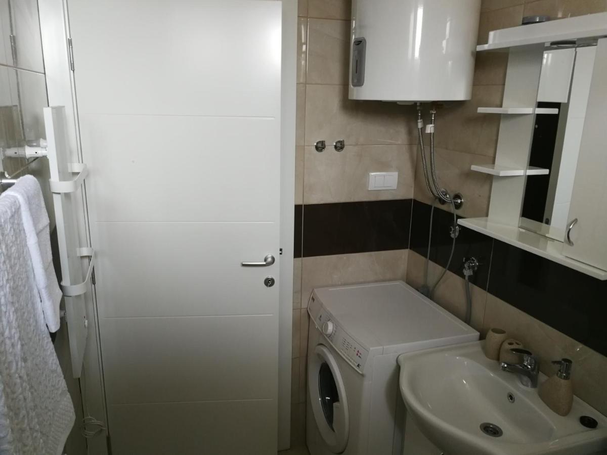 Ferienwohnung Danica Sremska Mitrovica Exterior foto